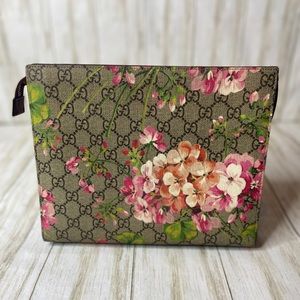 Gucci GG Supreme Monogram Blooms Clutch Large